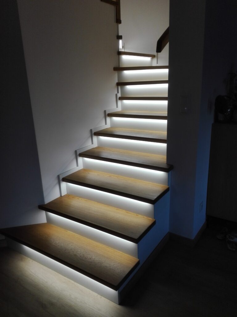 Betontreppenverkleidung mit LED-Beleuchtung